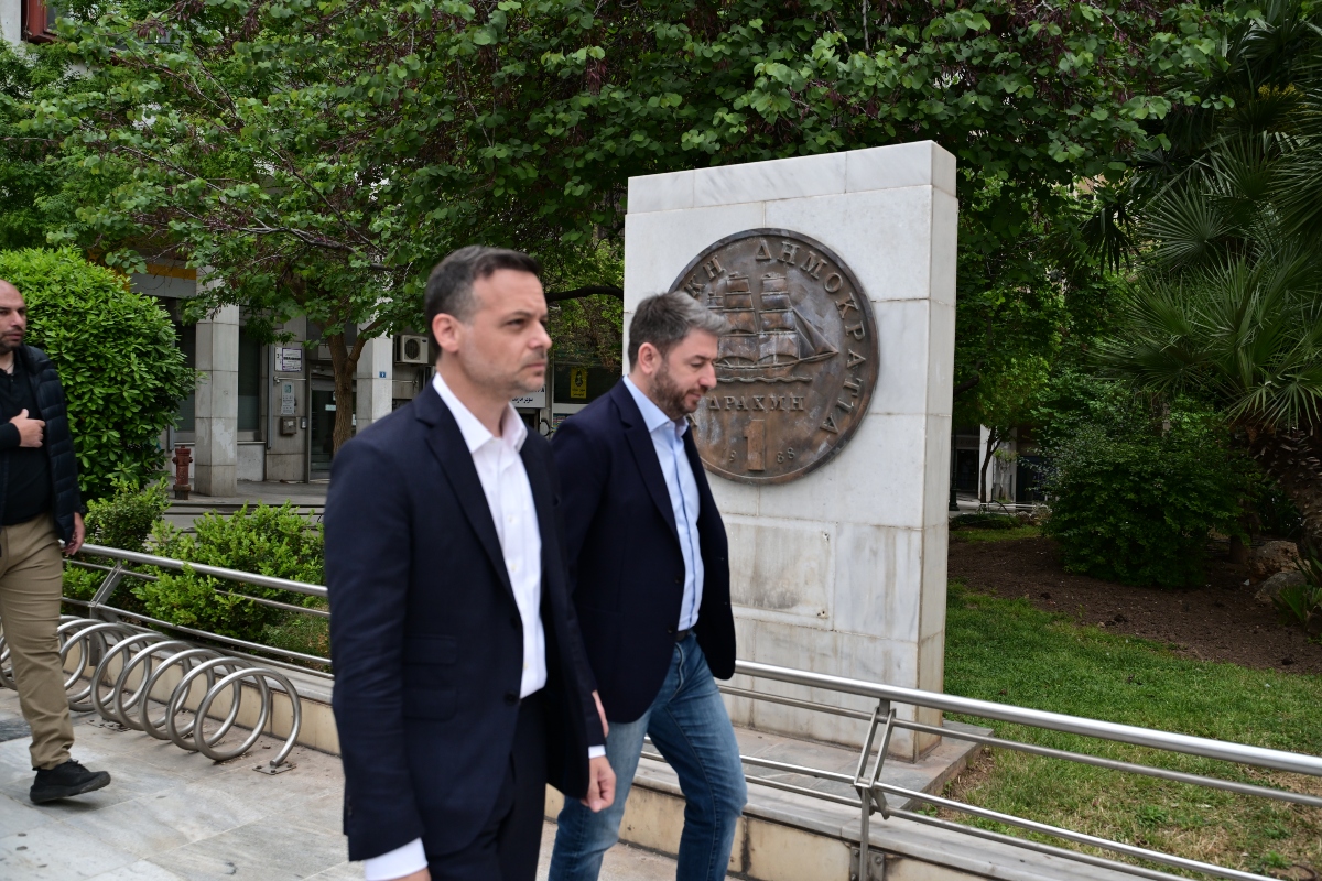 Μεγαλώνει το εσωκομματικό ρήγμα στο ΠΑΣΟΚ