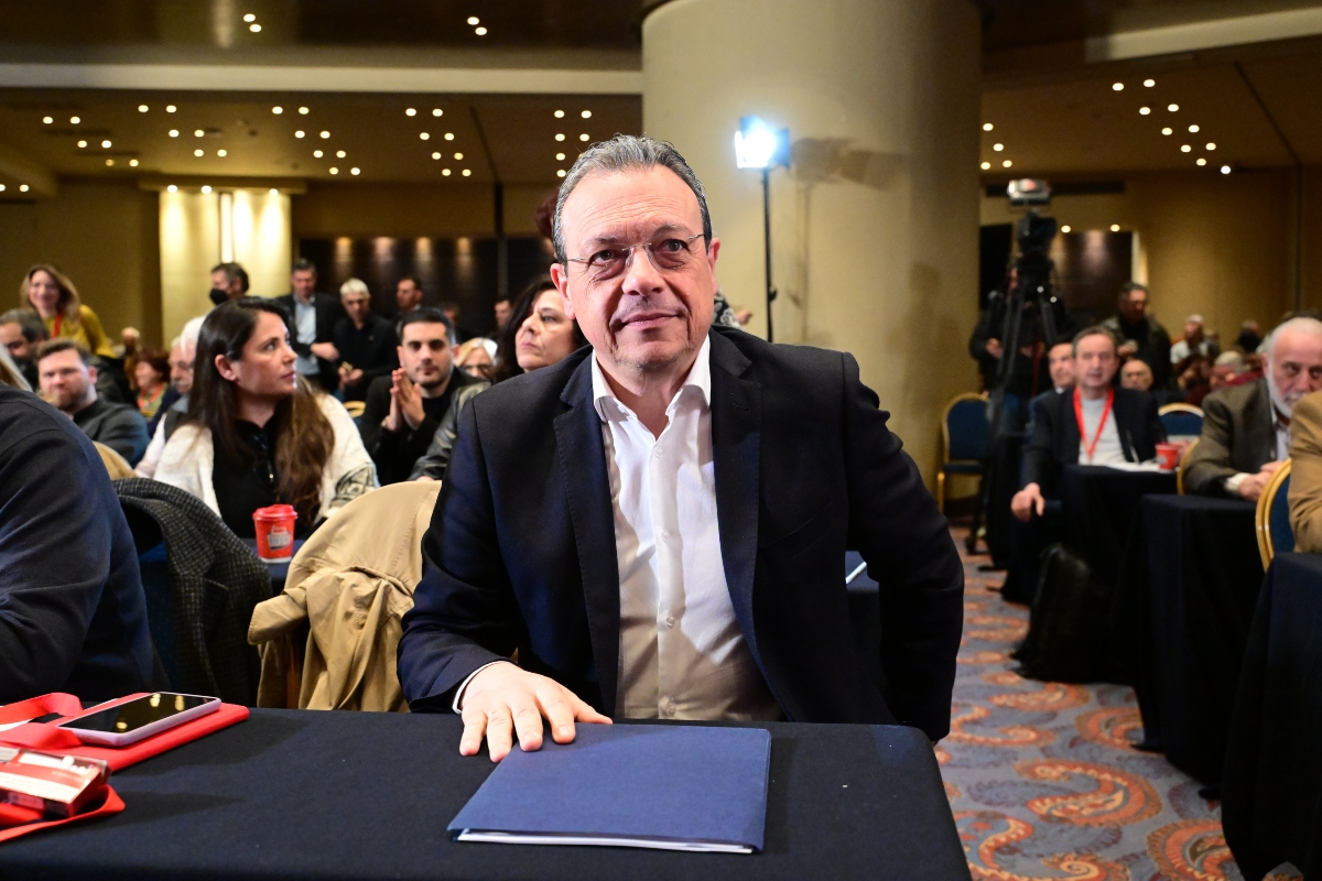 Φάμελλος: «Μισθολόγιο αξιοπρέπειας στις Ένοπλες Δυνάμεις και απόρρητη ενημέρωση για εξοπλισμούς»