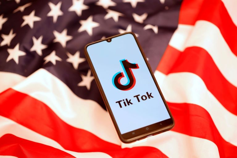 Ο Μπέζος κινήθηκε μέσω Amazon για την αγορά του TikTok
