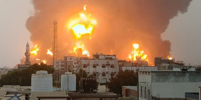 Υεμένη: Στους 80 αυξήθηκαν οι νεκροί από τους βομβαρδισμούς των ΗΠΑ σε λιμάνι της χώρας