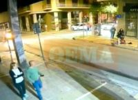 Η σοκαριστική στιγμή της επίθεσης σε 22χρονη στα Εξάρχεια: Την έριξε κάτω και φώναζε «σεξ» Η σοκαριστική στιγμή της επίθεσης σε 22χρονη στα Εξάρχεια: Την έριξε κάτω και φώναζε «σεξ»