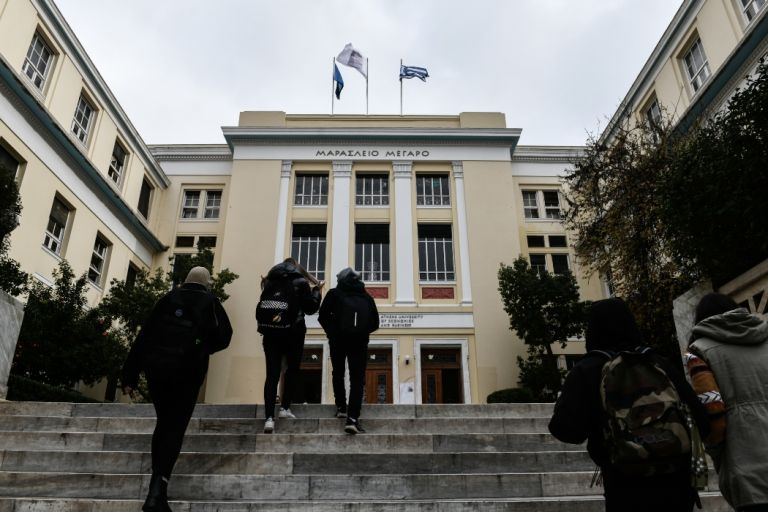 Διάκριση ενεργών-μη ενεργών φοιτητών και εξατομικευμένα μέτρα ζητούν οι πρυτάνεις στα πανεπιστήμια