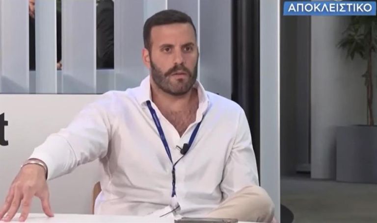 Παππάς για τον σάλο με τον Light: Απαράδεκτο το τραγούδι, αλλά δεν θα τον καταδικάσουμε για μία άτυχη στιγμή