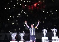 Ξεχωριστό «αντίο» στον ποδοσφαιριστή Βιεϊρίνια από τον κόσμο και την ομάδα του ΠΑΟΚ Ξεχωριστό «αντίο» στον ποδοσφαιριστή Βιεϊρίνια από τον κόσμο και την ομάδα του ΠΑΟΚ