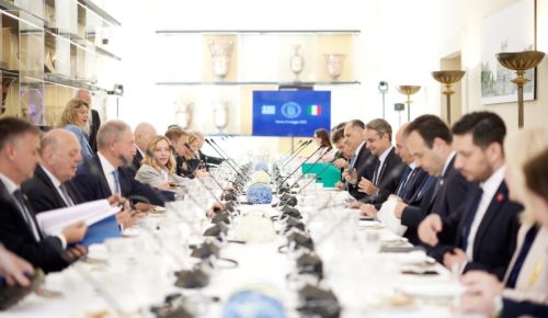 Τα μνημόνια που υπέγραψαν Ελλάδα-Ιταλία: Αναβαθμίζεται η ηλεκτρική διασύνδεση, αγορά 23 τρένων