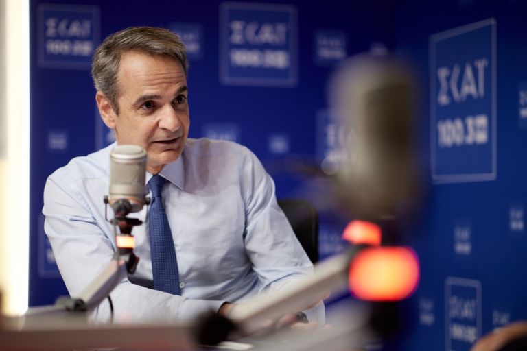 Μητσοτάκης: Εισηγούμαστε αναθεώρηση του άρθρου για τη μονιμότητα των δημοσίων υπαλλήλων