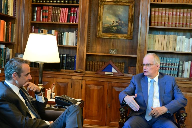 Μητσοτάκης άρση μονιμότητας:Επιβράβευση για συνεπείς,να απομακρύνονται όσοι επί μακρόν δεν ανταποκρίνονται