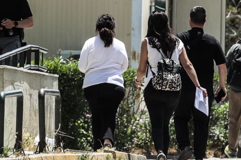 Ελεύθερη με περιοριστικούς όρους η 38χρονη «PR» που κατηγορείται για ταξιδιωτικές απάτες