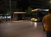 Χαλάνδρι:Αυτοκίνητο έπεσε σε στάση λεωφορείου παρασύροντας κόσμο-“Σκοτώστε με, μαχαιρώστε με” φώναζε ο οδηγός Χαλάνδρι:Αυτοκίνητο έπεσε σε στάση λεωφορείου παρασύροντας κόσμο-“Σκοτώστε με, μαχαιρώστε με” φώναζε ο οδηγός
