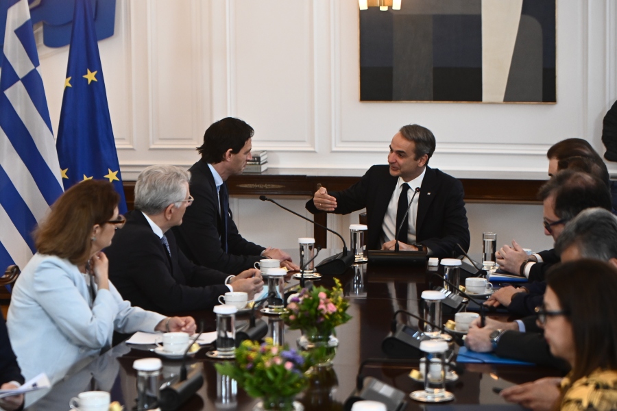 Επίτροπος Κλίματος σε Μητσοτάκη: Είναι εντυπωσιακό αυτό που έχετε κάνει με την οικονομία
