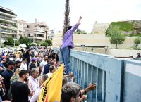 Απεργία ταξί: Στα κάγκελα έξω από το υπουργείο Μεταφορών οι οδηγοί-Τι λέει το υπουργείο Απεργία ταξί: Στα κάγκελα έξω από το υπουργείο Μεταφορών οι οδηγοί-Τι λέει το υπουργείο