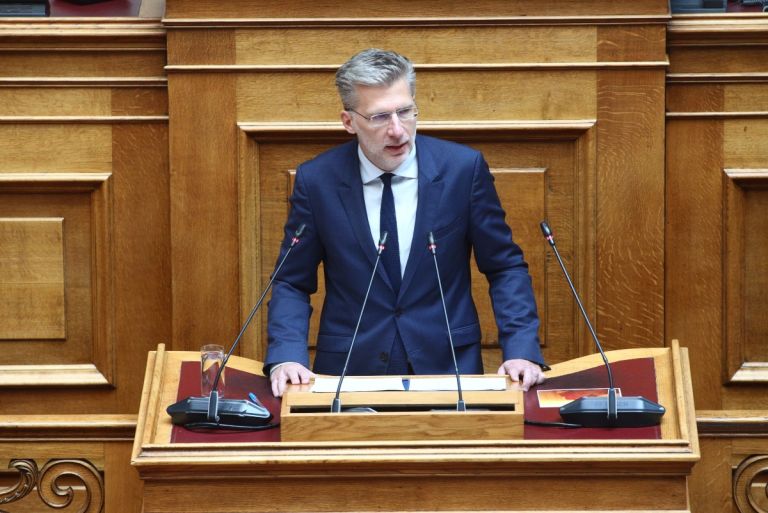 Σκέρτσος για Πρωτομαγιά: Με τον κόσμο της εργασίας, για τον κόσμο της εργασίας