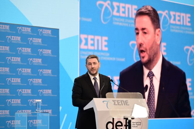 ΠΑΣΟΚ: Δημιουργείται ο αντίπαλος πόλος εναντίον του Ανδρουλάκη