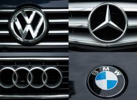 Υπό κατάρρευση Mercedes, BMW, Volkswagen Υπό κατάρρευση Mercedes, BMW, Volkswagen