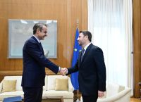 ΝΔ – ΠΑΣΟΚ: Πόλωση για χάρη του Κέντρου; ΝΔ – ΠΑΣΟΚ: Πόλωση για χάρη του Κέντρου;