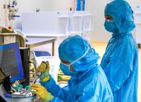 Η Κίνα «αντεπιτίθεται» και υπονοεί ότι η Covid-19 προήλθε από τις ΗΠΑ Η Κίνα «αντεπιτίθεται» και υπονοεί ότι η Covid-19 προήλθε από τις ΗΠΑ