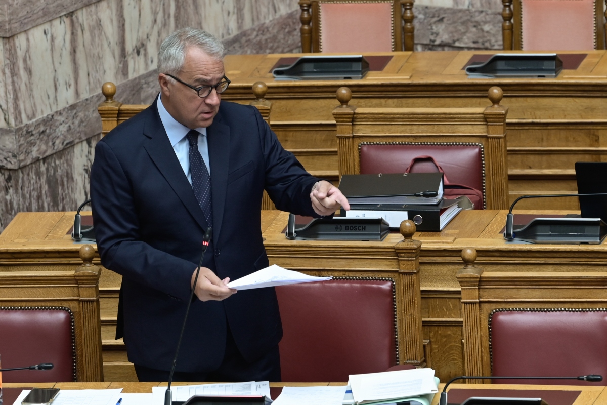 Νέο μεταναστευτικό νομοσχέδιο: Αλλαγές σε άδειες παραμονής και ποινές