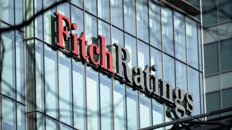 Fitch και Scope ολοκληρώνουν τον γύρο αξιολογήσεων της ελληνικής οικονομίας για το α’ εξάμηνο του 2025