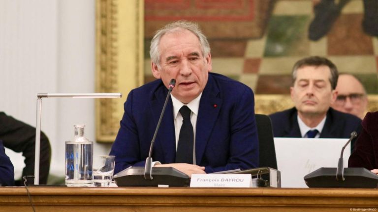 Γαλλία: Αρνείται τα περί συγκάλυψης σκανδάλου κακοποίησης ο Φρανσουά Μπαϊρού