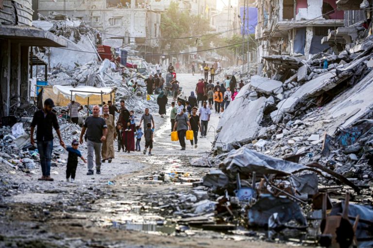 Ο λιμός απειλεί τη Γάζα και ο Νετανιάχου κοροϊδεύει επιτρέποντας σε 5 φορτηγά με βοήθεια να περάσουν