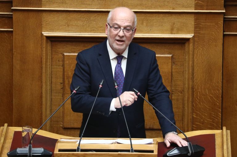 Νέος νόμος Φλωρίδη: Fast track διαδικασίες και ευθυγράμμιση με τα ευρωπαϊκά πρότυπα