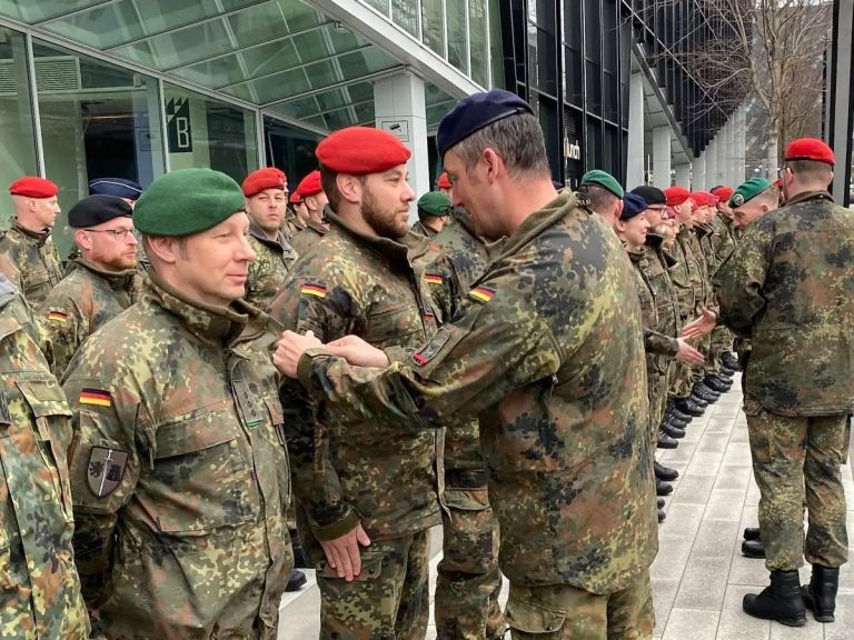 Οι γερμανικές τράπεζες βλέπουν αύξηση κερδών από το μεγάλο στοίχημα της άμυνας