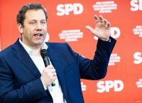 Γερμανός ΥΠΟΙΚ: Οι G7 συνεχίζουν να στηρίζουν το Κίεβο – Αποστολή τεθωρακισμένων στη Λιθουανία Γερμανός ΥΠΟΙΚ: Οι G7 συνεχίζουν να στηρίζουν το Κίεβο – Αποστολή τεθωρακισμένων στη Λιθουανία