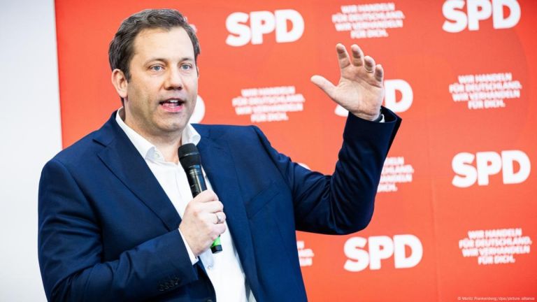 Γερμανός ΥΠΟΙΚ: Οι G7 συνεχίζουν να στηρίζουν το Κίεβο – Αποστολή τεθωρακισμένων στη Λιθουανία