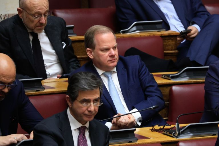 Τέμπη – Προανακριτική: Η ΝΔ ζητά παραπομπή Καραμανλή για παράβαση καθήκοντος