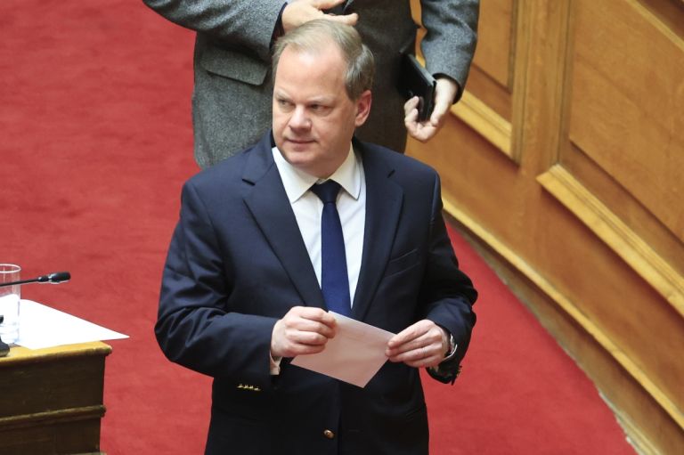 Η πρόταση προανακριτικής της ΝΔ για τον Καραμανλή-Ζητεί να διερευνηθεί για το πλημμέλημα παράβασης καθήκοντος
