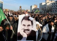 Ο Οτσαλάν εισηγείται «αλλαγή» για να συμφιλιωθούν η Τουρκία και οι Κούρδοι Ο Οτσαλάν εισηγείται «αλλαγή» για να συμφιλιωθούν η Τουρκία και οι Κούρδοι