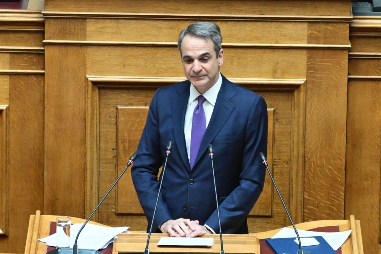 Τα μηνύματα του Μαξίμου για ΠΑΣΟΚ και άρση μονιμότητας