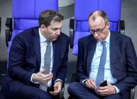 Γερμανία: Ο αντικαγκελάριος «αδειάζει» τον καγκελάριο για τα ουκρανικά πλήγματα στη Ρωσία Γερμανία: Ο αντικαγκελάριος «αδειάζει» τον καγκελάριο για τα ουκρανικά πλήγματα στη Ρωσία