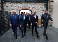 Ο Φιντάν στη Ρωσία, καθώς ο Τραμπ κατηγορεί τον Πούτιν για «άσκοπες» δολοφονίες στην Ουκρανία