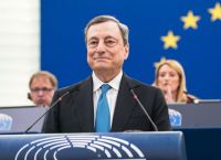 Ντράγκι και Ματαρέλα προειδοποιούν την ΕΕ: «Με τους δασμούς βρισκόμαστε σε οριακό σημείο» Ντράγκι και Ματαρέλα προειδοποιούν την ΕΕ: «Με τους δασμούς βρισκόμαστε σε οριακό σημείο»