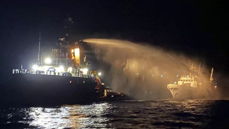 ΜΚΟ καταγγέλλει ότι πλοίο της με βοήθεια για τη Γάζα βομβαρδίστηκε ανοιχτά της Μάλτας