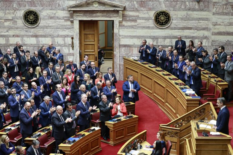 Αρχίζουν τα “μασάζ” για τις 151 ψήφους της Προανακριτικής