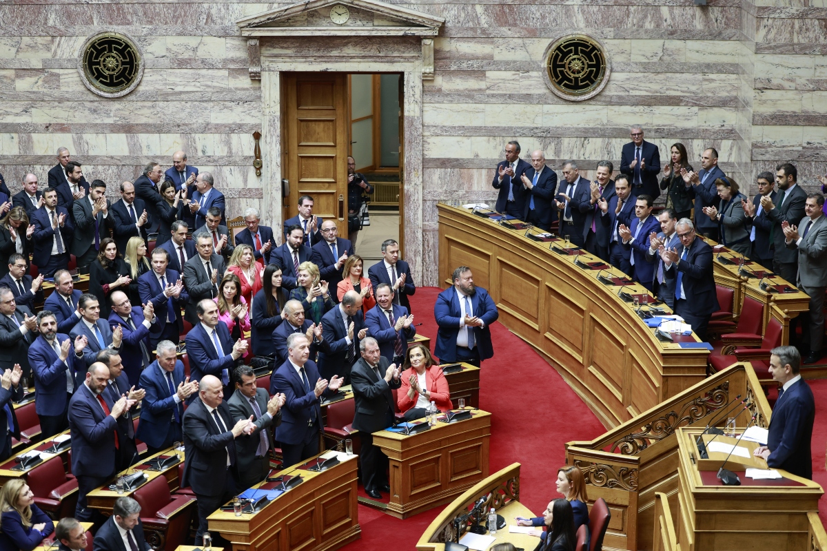 Αρχίζουν τα “μασάζ” για τις 151 ψήφους της Προανακριτικής