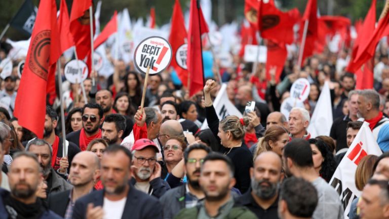 Κατεχόμενα: Διαδηλωτές εναντίον Ερντογάν – καταγγέλουν την απόπειρα ισλαμοποίησης του ψευδοκράτους