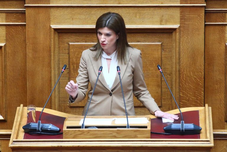 Νοτοπούλου: Η κυβέρνηση δεν διαθέτει στρατηγική για τη στεγαστική κρίση – Προκαλεί ο Μητσοτάκης