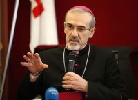 Κονκλάβιο: Ο Καρδινάλιος Πιτσαμπάλα της Ιερουσαλήμ, το «αουτσάιντερ» στην εκλογή πάπα Κονκλάβιο: Ο Καρδινάλιος Πιτσαμπάλα της Ιερουσαλήμ, το «αουτσάιντερ» στην εκλογή πάπα