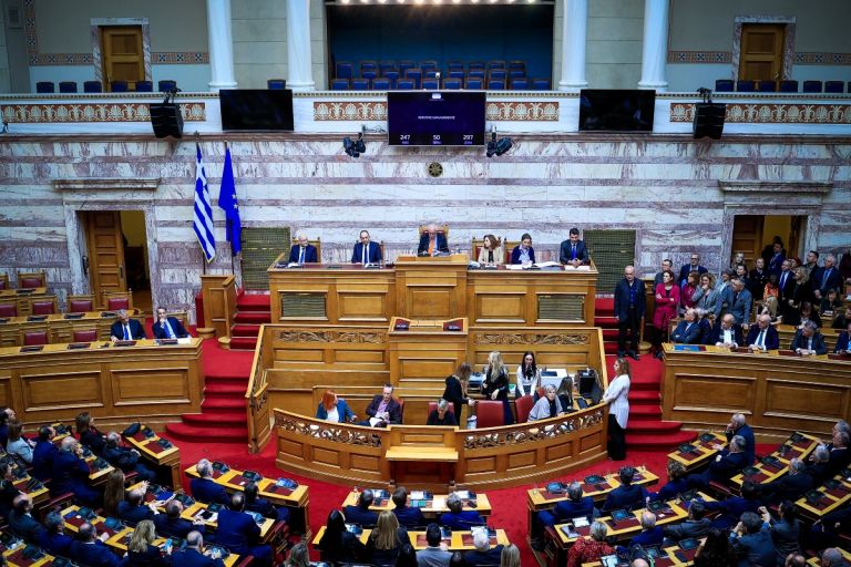 Ξεκίνησε στη Βουλή η μάχη της δικογραφίας για τα Τέμπη