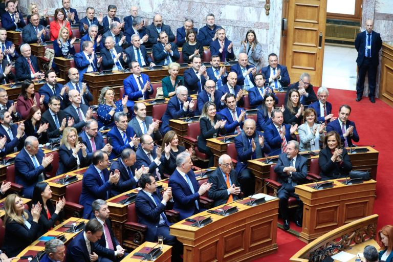 ΝΔ: Σε λεπτή γραμμή κρέμονται οι ισορροπίες στην Κοινοβουλευτική Ομάδα