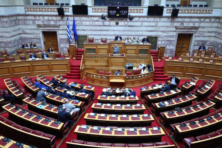 Βουλή: Σε θέσεις μάχης για την Προανακριτική