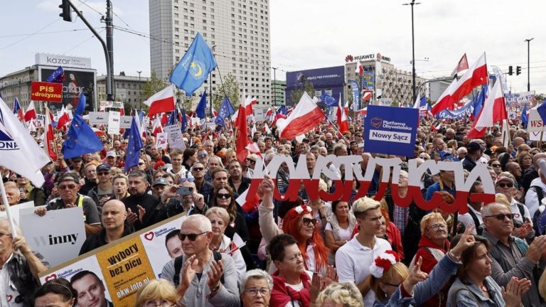 Πολωνία: Προς δεύτερο γύρο οι προεδρικές εκλογές