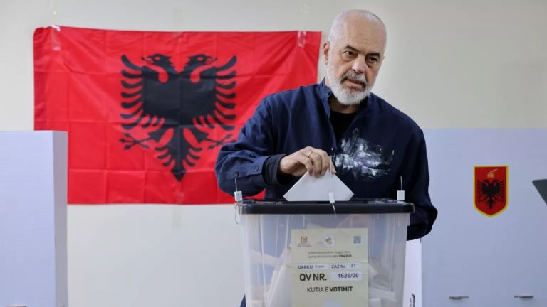 Προς τέταρτη νίκη στις εκλογές της Αλβανίας ο Έντι Ράμα