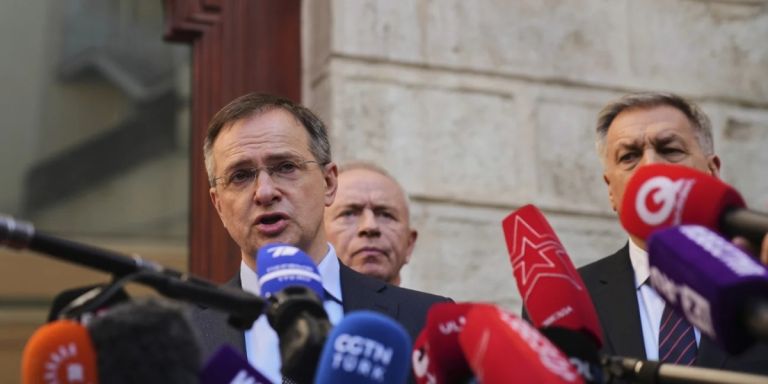 Η ρωσική αντιπροσωπεία περιμένει τους Ουκρανούς στις 10πμ στην Κωνσταντινούπολη για τις διαπραγματεύσεις