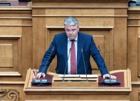 Βαθαίνει η κρίση στη “Νίκη”: 45 πρώην στελέχη κατά Νατσιού Βαθαίνει η κρίση στη “Νίκη”: 45 πρώην στελέχη κατά Νατσιού