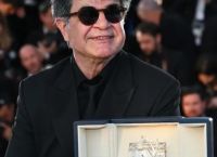 Το 78ο Cannes Film Festival έριξε αυλαία: Ο Χρυσός Φοίνικας στον Ιρανό σκηνοθέτη Jafar Panahi Το 78ο Cannes Film Festival έριξε αυλαία: Ο Χρυσός Φοίνικας στον Ιρανό σκηνοθέτη Jafar Panahi