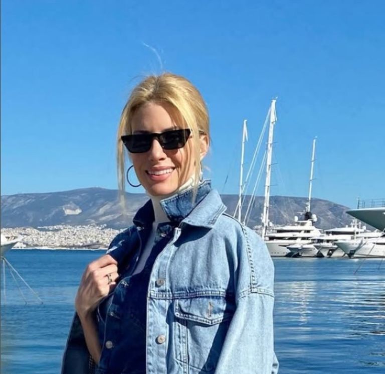 Ευαγγελία Αραβανή: Ετοιμάζεται να ανέβει τα σκαλιά της εκκλησίας – Το προσκλητήριο του γάμου τους